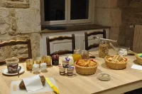 Domaine Ferme Sainte Anne - breakfast