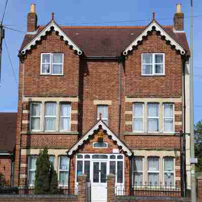 All Seasons Guest House Hotel Exterior