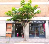Hostal Can Massot - Pensions