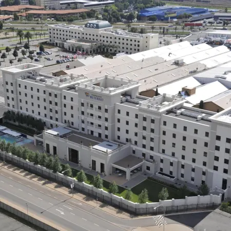 Peermont Metcourt at Emperors Palace Отели рядом с достопримечательностью «Императорский дворец»
