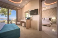 Koukounaria Hotel & Suites