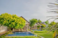 Uppuveli Beach by Dsk - Pools
