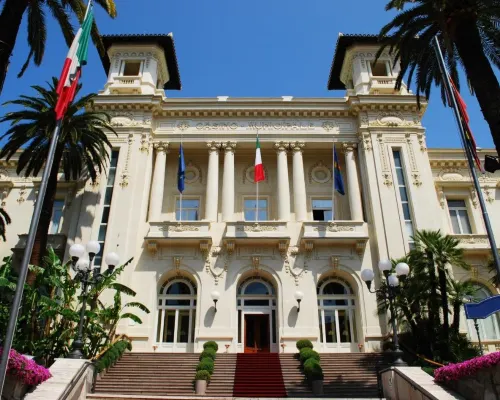 53 Solaro Apartments Hotels near Villa Ormond