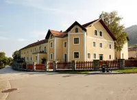 Wesenufer Hotel & Seminarkultur an der Donau Отели в г. 