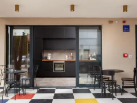 SUBTUB旅舍馬卡爾斯卡 Opcina Makarska酒店