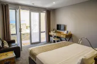 Maand Up Fremantle - 3-Star
