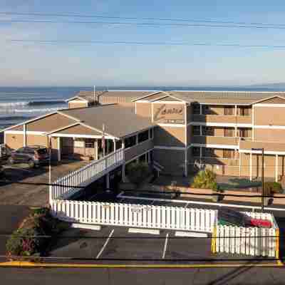 Lanai at the Cove Hotel Exterior