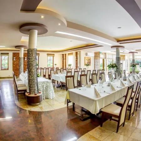 Hotel Sahara