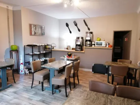 Hôtel de La Beauronne Отели в г. Марсак-Сюр-Л'Иль