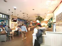 Meininger Hotel Berlin Hauptbahnhof 地下鉄ブンデスターク駅周辺のホテル