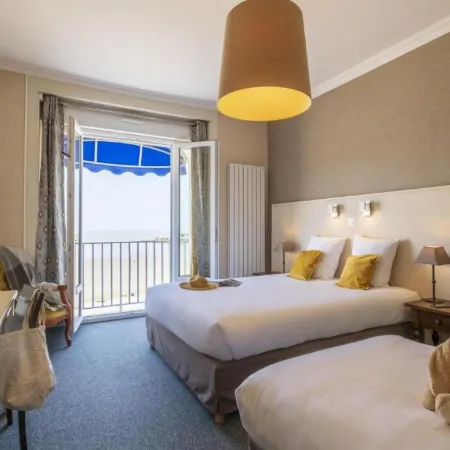 Cerise Royan - le Grand Hôtel de la Plage