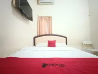 RedDoorz Syariah Near Rumah Sakit Umum Wisata Uit Hotels in Tamalate