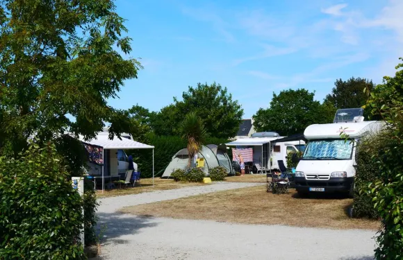 柯爾尼切露營酒店