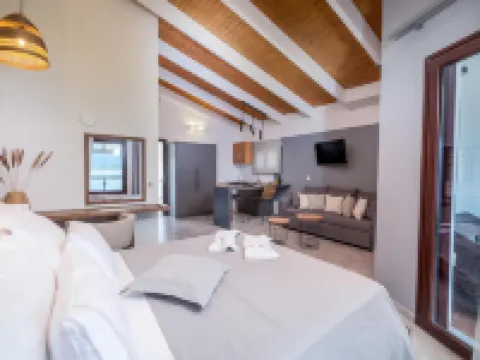 Trizonia Bay Hotel Hotels in Dorida
