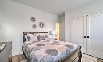 Downtown Traverse City Condo 32 Mi to Ski Slopes!