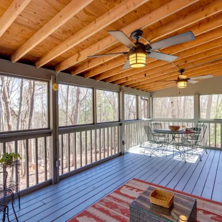 Family-Friendly Jasper Cabin with Deck!