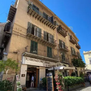 Aquarooms Luxury Suites