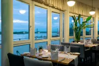 Hotel Rheinpark Rees Отели в г. Хальдерн