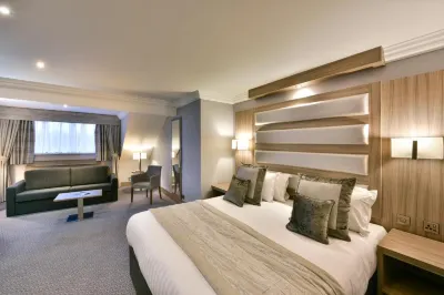 洲際飯店集團Holiday Inn Manchester - Oldham Guide Bridge附近的飯店