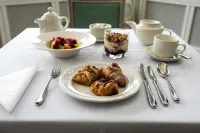 Bromley Court Hotel London - breakfast