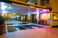 Seven Seas Inn & Suites