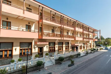 Famissi Hotel