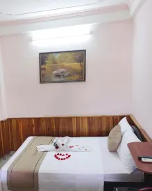 南芳河畔別墅酒店
