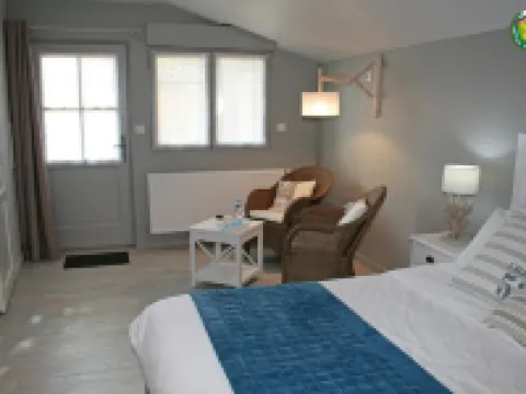 Le Clos du Miroir Hôtels à : Courset