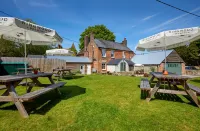 The Greyhound Inn Hotel a Woolstone