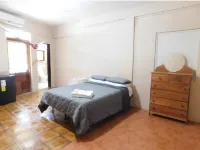 Arnold's Guest House Hotels in 