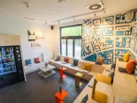 H+ Hotel 4Youth Các khách sạn gần Công viên Mauerpark
