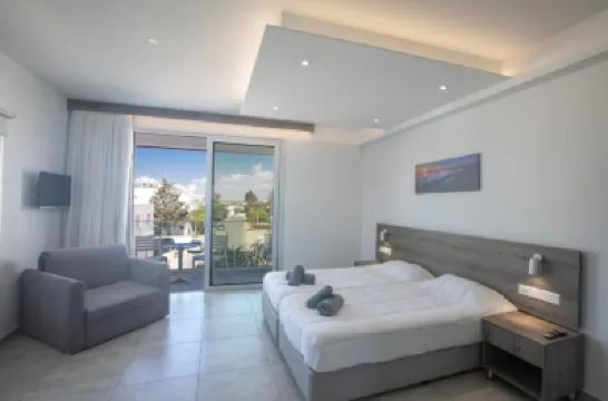 Pavlinia Hotel & Apartments Hotel di Ayia Napa City Center