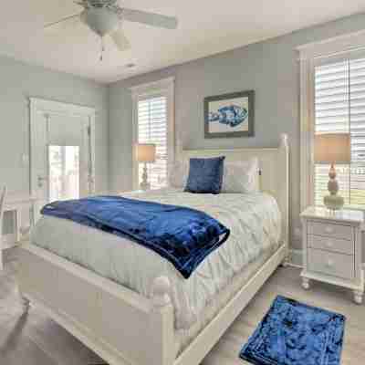 Gorgeous Emerald Isle Getaway Walk to Beach! Rooms