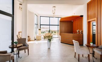 Cezar's Airport Hotel