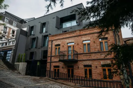 Serviced Designed Apartments by Urban Hotels 17 Отели рядом с достопримечательностью «Памятник  Церетели и Чавчавадзе»
