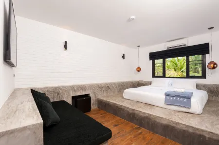 Savage Hostel Koh Tao