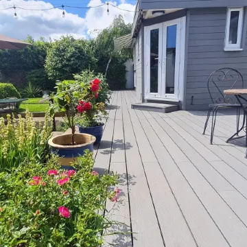 Brookside Guest House & Mini Spa