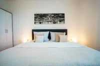 Hotel am Schafbaum - Motels