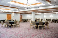 Coshocton Village Inn & Suites