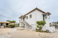 Moradia Aura Santi - ที่มีสระว่ายน้ำ