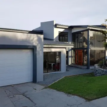 Riverview Guesthouse East London Hotels near Nahoon Beach