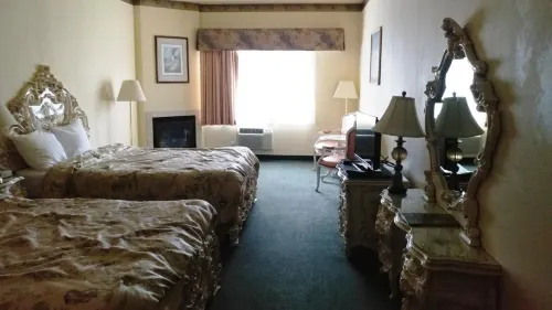 Palace Inn & Suites