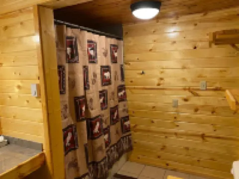 The Fishing Bear Lodge Hotels in Ashton