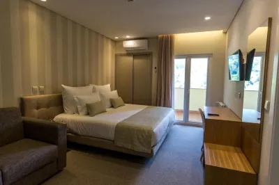Adelaide Hotel Hotels in Cantelaes