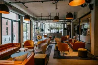 Loom Hotel & Skybar Uhingen 호텔
