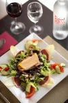 Hôtel Grand Confort Le Moulin Rouge فنادق في Coly