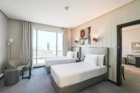 Grand Majestic Hotel Kuwait Отели рядом с достопримечательностью «Al Hamra Tower»