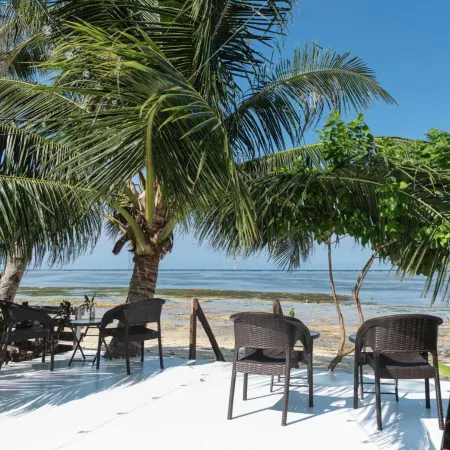 YAMA APARTMENTS - Private Beachfront