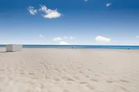 Sea Breeze 316 by Vacation Homes Collection
