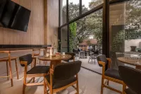 ZENTRUM Stay & Residences by AVA